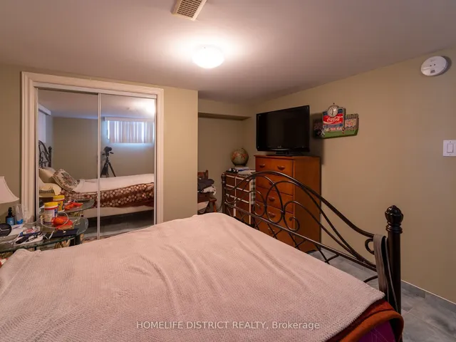 Additional image 33 of 157 Silverthorn Ave