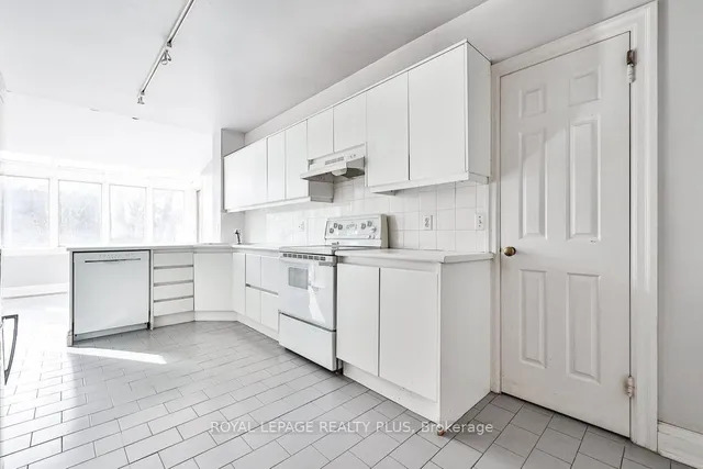 Additional image 10 of 225 Glenrose Ave