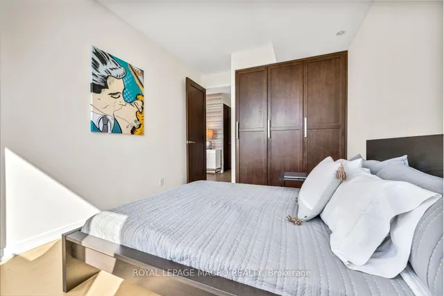 Additional image 25 of 33 Lombard St Unit 4302