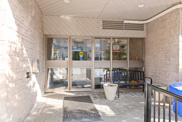 Additional image 2 of 3050 Pinemeadow Dr Unit 40