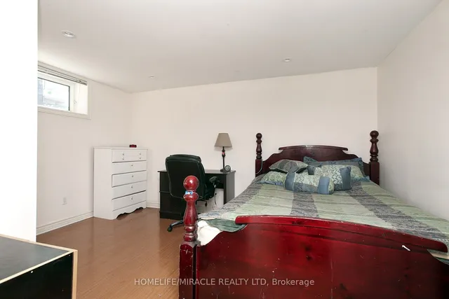 Additional image 17 of 23 Colonial Ave