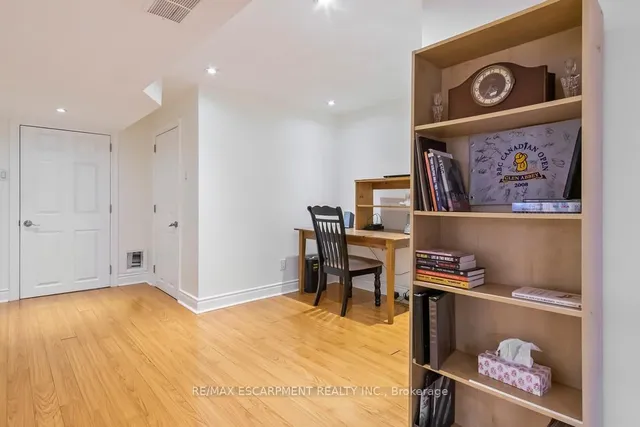 Additional image 30 of 1257 Hillview Cres