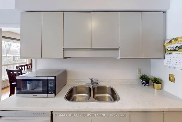 Additional image 35 of 28 Heathcliffe Sq