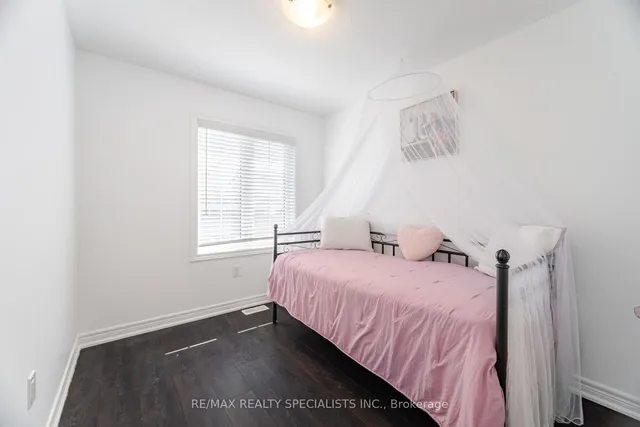 Additional image 30 of 12 Faye St