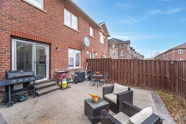 Additional image 42 of 4 Osgoode Dr