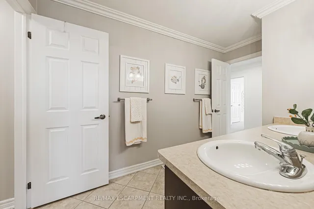 Additional image 33 of 4670 Webb St