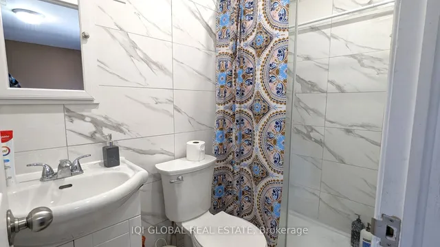 Additional image 16 of 2004 Martin Grove Rd Unit 15