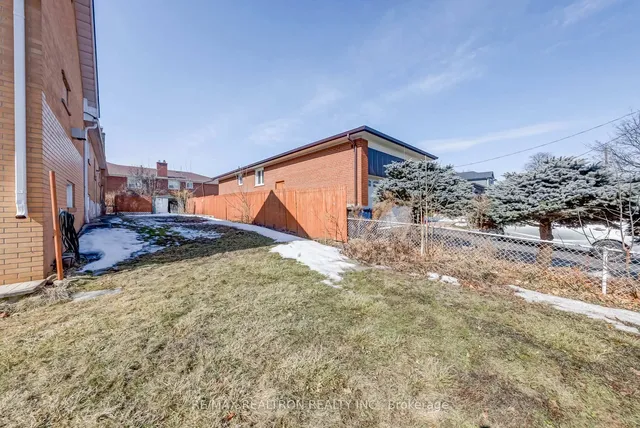 Additional image 24 of 154 La Rose Ave