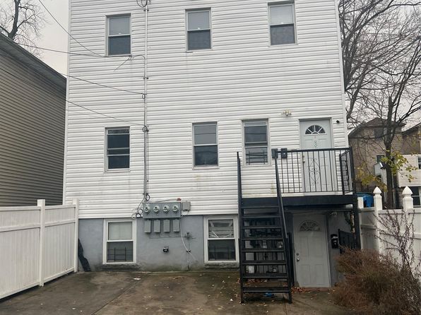 Primary image of 88 Taft Avenue, Staten Island, NY 10301