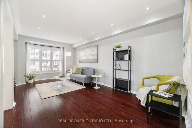 Additional image 18 of 40 Suitor Crt