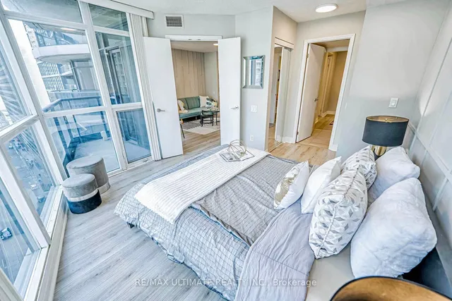 Additional image 16 of 21 Carlton St Unit 1404