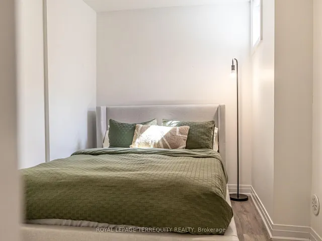 Additional image 20 of 715 Lawrence Ave Unit 23