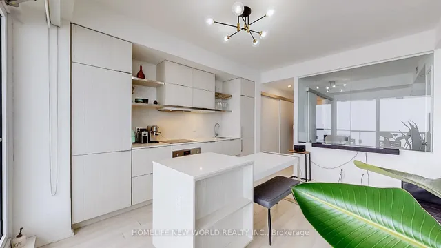 Additional image 5 of 197 Yonge St Unit 5803