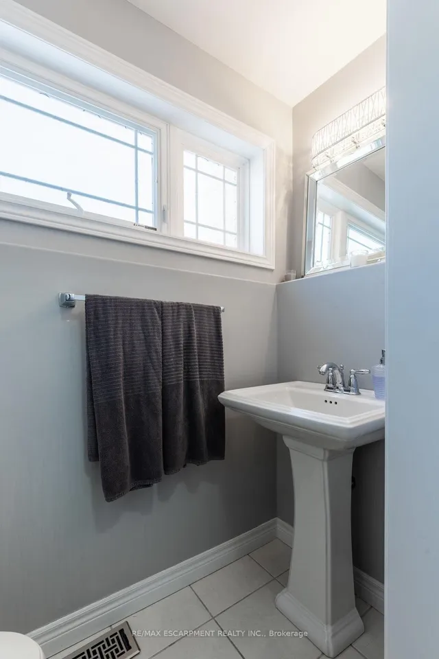 Additional image 28 of 74 Edenrock Dr