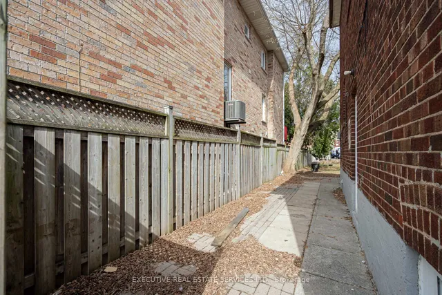 Additional image 30 of 190 CAMERON Ave