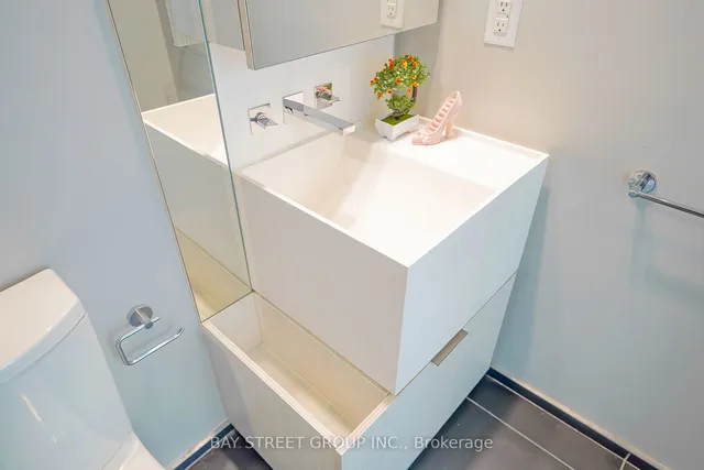 Additional image 24 of 1 Bloor St Unit 1605