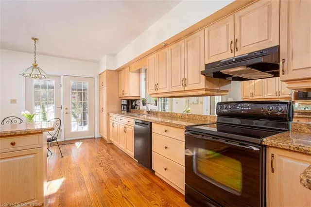 Additional image 25 of 64 Academy St