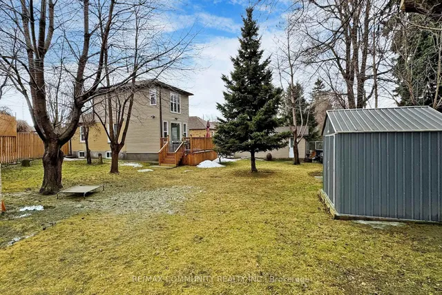 Additional image 32 of 142 Meighen Ave