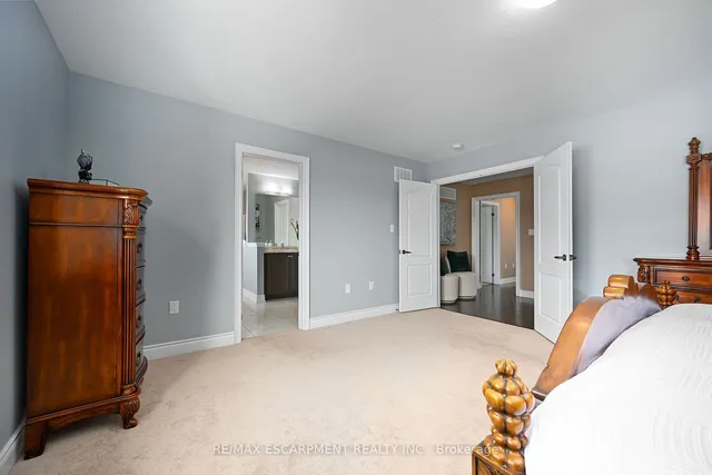 Additional image 20 of 300 Crafter Cres
