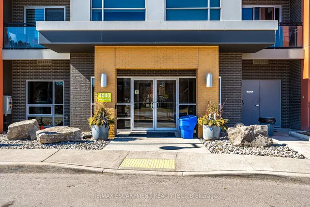 4040 UPPER MIDDLE Rd Unit 102