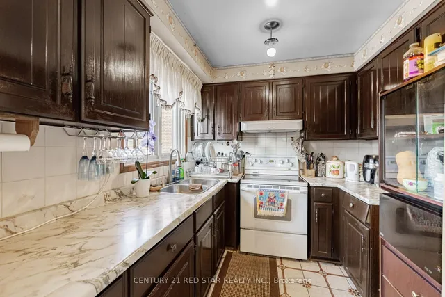 Additional image 17 of 151 Cabernet Circ