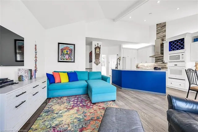 Additional image 15 of 86 Silverbirch Blvd