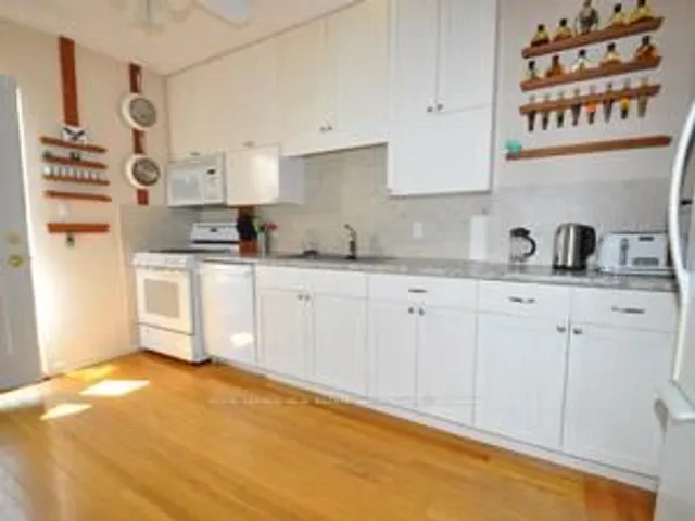 Additional image 8 of 2707 Lake Shore Blvd