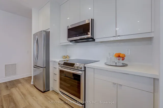 Additional image 19 of 980 Yonge St Unit 205