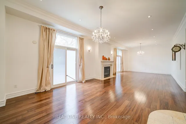 Additional image 11 of 210 Maplehurst Ave