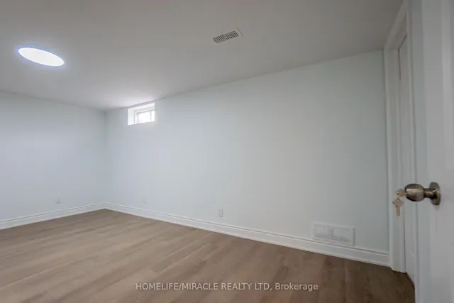 Additional image 24 of 41 Grande Ave