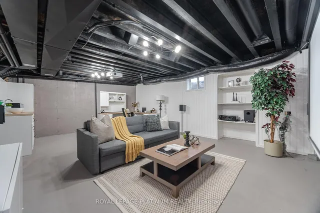 Additional image 45 of 624 Laking Terr