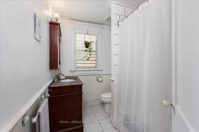 Additional image 23 of 917 Broadview Ave