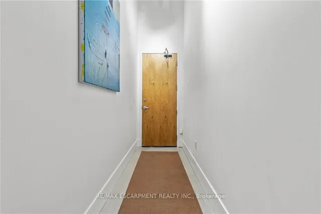Additional image 7 of 66 Bay St Unit 105