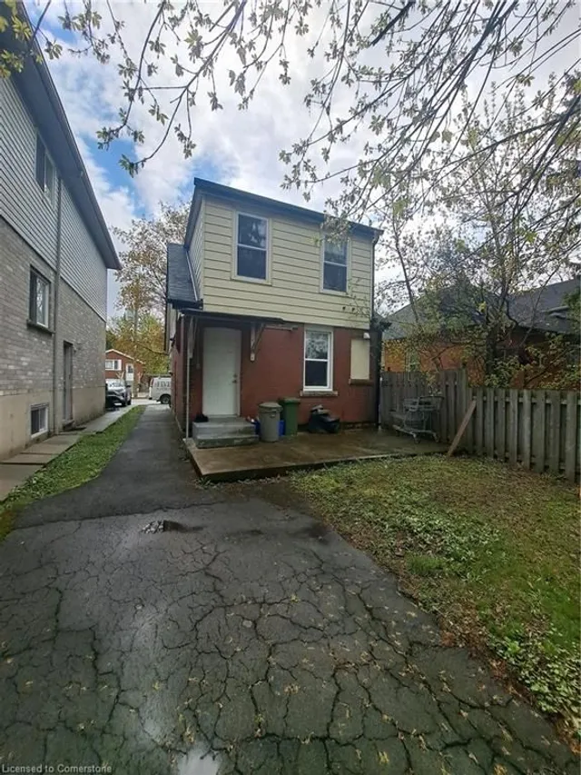 Additional image 28 of 70 Royal Ave