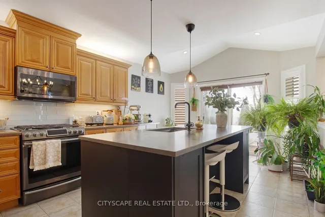 Additional image 15 of 11 Penfold Crt