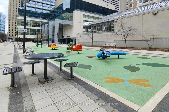 Additional image 36 of 386 Yonge St Unit 1516