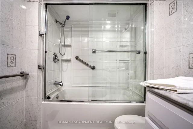 Additional image 29 of 21 Chatham St