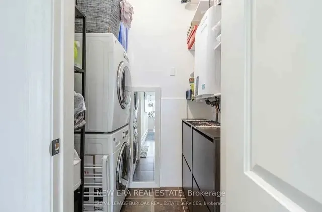 Additional image 13 of 366 Bay St Unit E