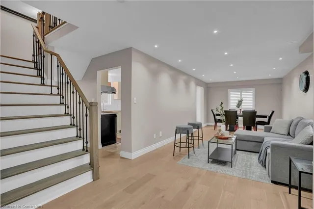 Additional image 21 of 8 Meadow Wood Cres