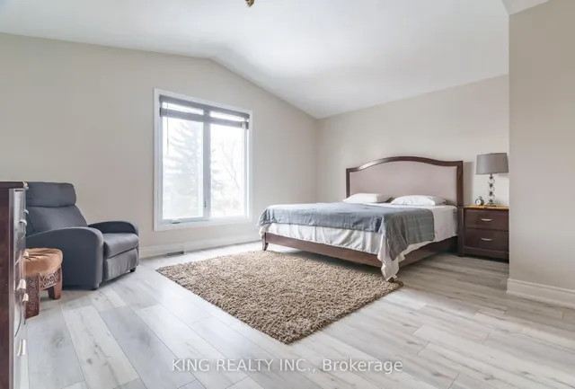 Additional image 22 of 928 Ledbury Cres