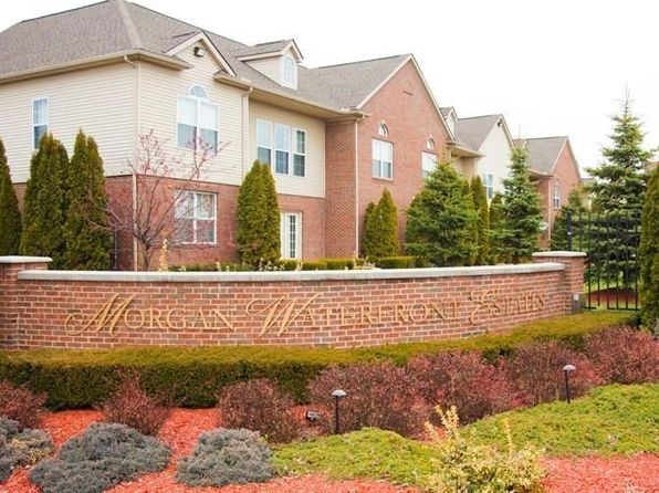 200-21 Sea Breeze Dr, Detroit, MI