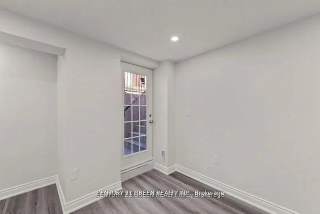 Additional image 13 of 31 Mincing Tr