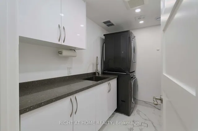 Additional image 33 of 2981A Bloor St