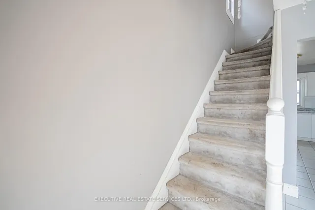 Additional image 16 of 190 CAMERON Ave