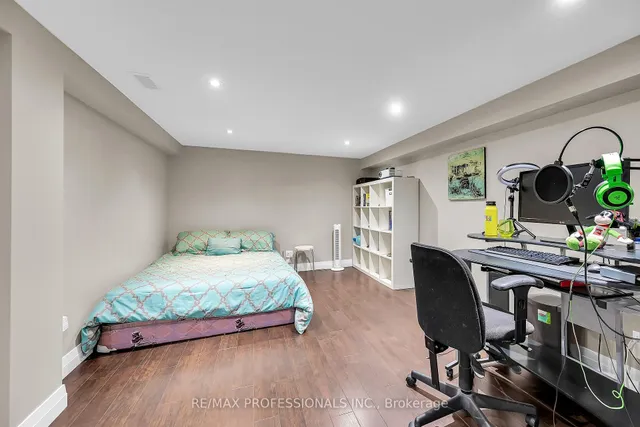 Additional image 36 of 66 Clonmore Dr