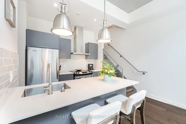 Additional image 14 of 650 King St Unit 106