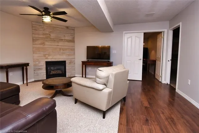 Additional image 29 of 47 Eringate Dr