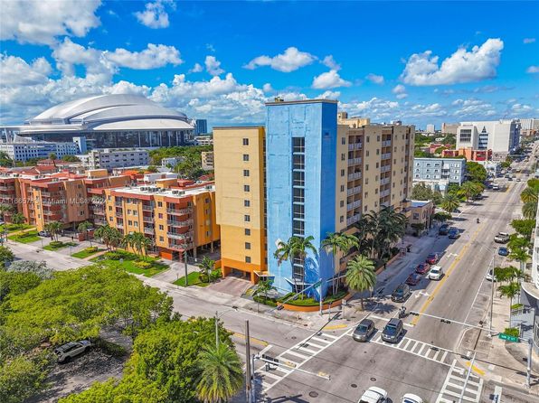 218 NW 12th Ave APT 702, Miami, FL 33128