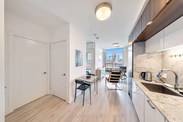 Additional image 16 of 1 Edgewater Dr Unit GPH29