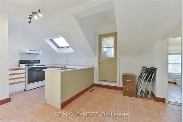 Additional image 32 of 18 Barton Ave